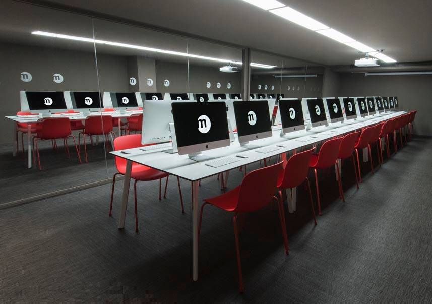 shenzhen empty computer room.jpg